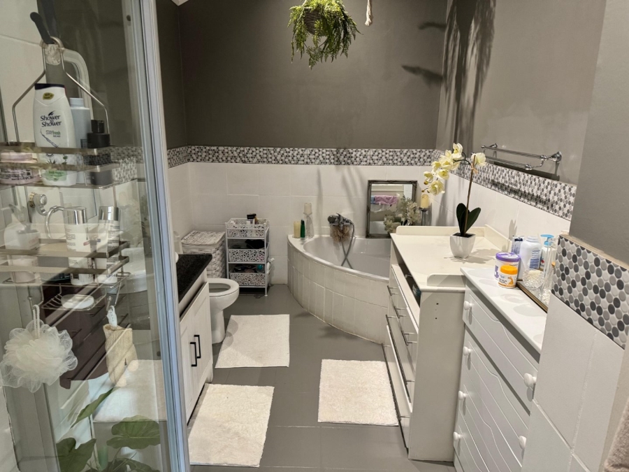 3 Bedroom Property for Sale in Landsmeer Residential Estate North West